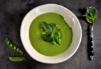 Photo de la recette : recette soupe crème de petits pois frais au brocoli et menthe