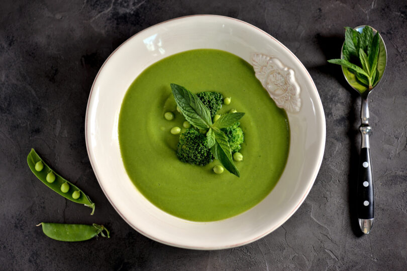 Photo de la recette : recette soupe crème de petits pois frais au brocoli et menthe