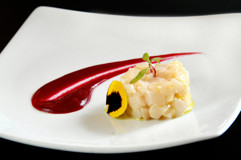 Photo de la recette : Recette de tartare de Saint Jacques à l'huile de truffes