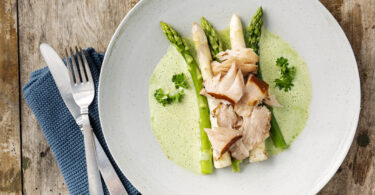 Photo de la recette : Recette asperges vertes et blanche au saumon