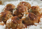 Photo de la recette : Recette boulettes de poulet sauce aigre douce et riz