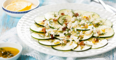 Photo de la recette : Recette de carpaccio de courgettes à la féta et noix