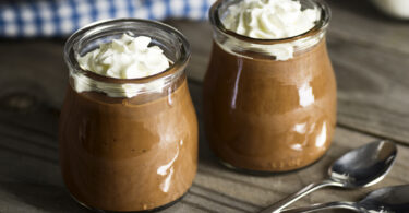 Photo de la recette : Recette crème au chocolat avec crème fouettée