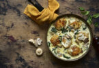 Photo de la recette : Recette cuisses de poulets à la sauce à la crème avec champignons et épinards
