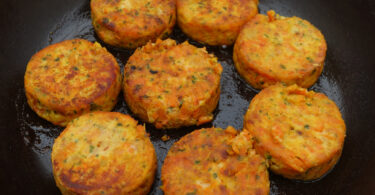 Photo de la recette : Recette galettes de pomme de terre oignons et persil
