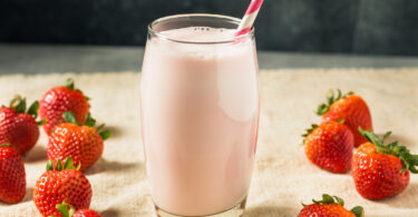 Photo de la recette : Recette Milk-shake à la fraise facile