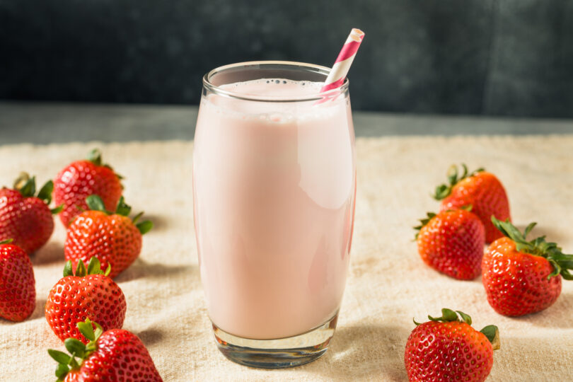 Photo de la recette : Recette Milk-shake à la fraise facile