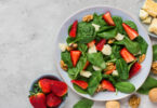 Photo de la recette : Recette salade à la fraise, feuille d'épinards et noix