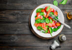 Photo de la recette : Recette salade de saumon avec tomates et épinards au jus de lime