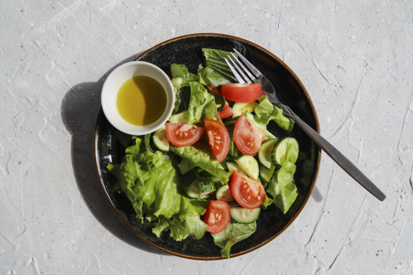 Photo de la recette : Salade de tomate concombre et laitue romaine
