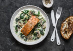 Photo de la recette : Recette saumon au four sauce crémeuse aux champignons et épinard