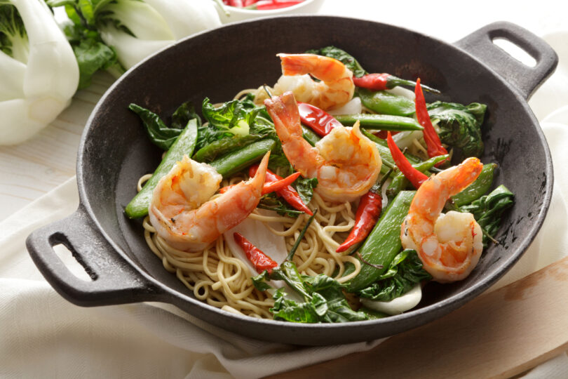 Photo de la recette : Recette sauté de crevettes aux nouilles et légumes
