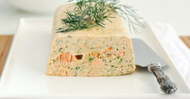 Photo de la recette : Recette de terrine de saumon frais et fumé
