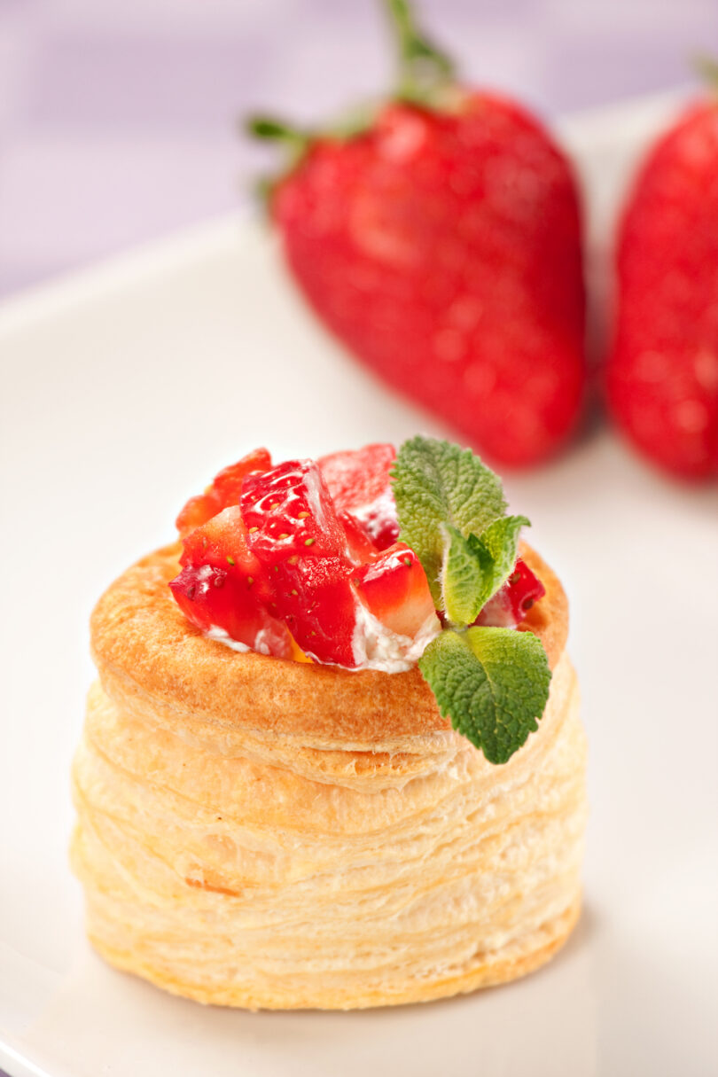 Photo de la recette : Recette bouchée feuilleté à la fraise et crème fraiche