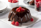 Photo de la recette : Recette bundt cake au chocolat et frambroises