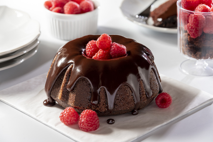 Photo de la recette : Recette bundt cake au chocolat et frambroises