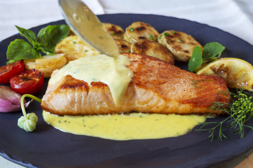 Photo de la recette : Recette filets de saumon sauce béarnaise maison