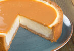 Photo de la recette : Recette gâteau au fromage nappé au caramel