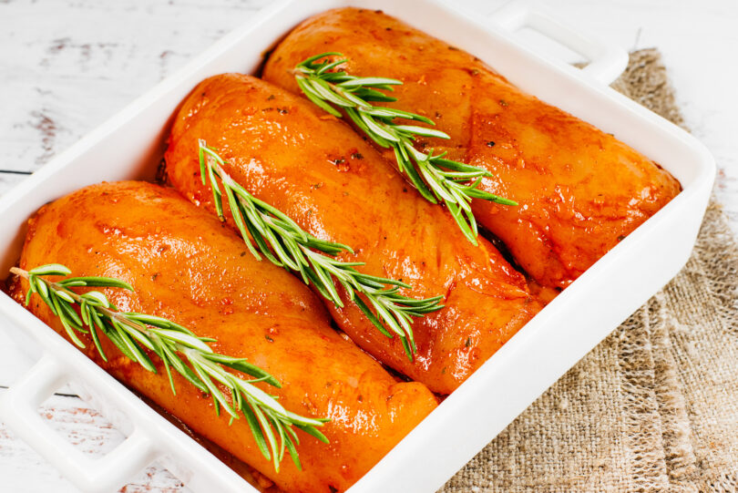 Photo de la recette : Recette poitrine de poulet marinée aux herbes épicées et romarin