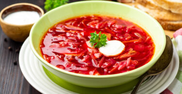 Photo de la recette : Recette de soupe de betterave traditionnelle russe