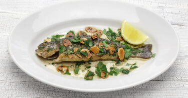 Photo de la recette : Recette truite meunière aux amandes