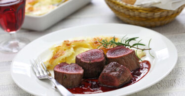 Photo de la recette : Recette de venison steak à la sauce Cumberland